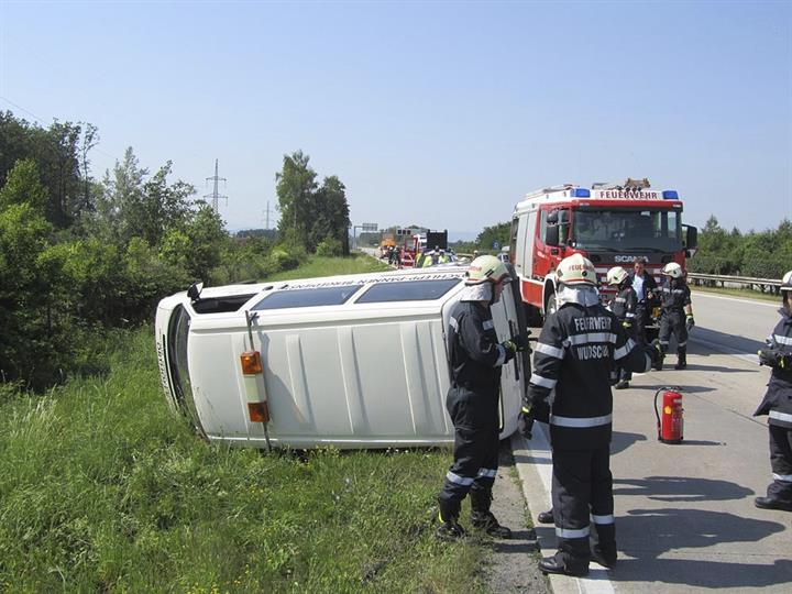 Verkehrsunfall auf der A9 vor der Abfahrt Wundschuh